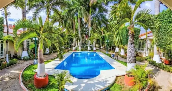 Tulipanes Cancun Main image
