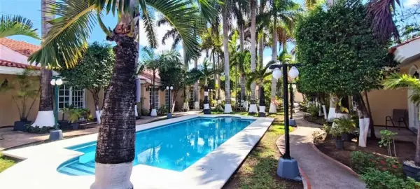 Tulipanes Cancun Main image